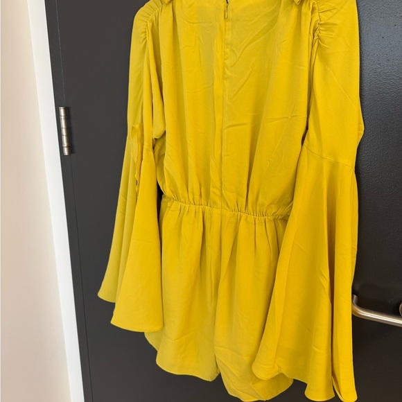 Andrea Iyamah size 6 (S) NWT Bright Yellow Long Sleeve romper with shorts - Picture 13 of 15
